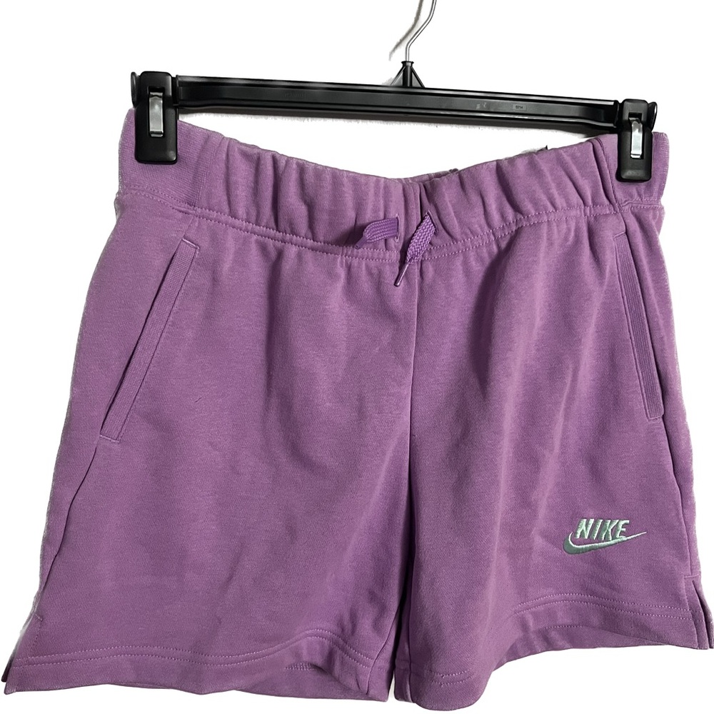 ** NWT** NIKE ** Girls XL Shorts - Light Purple